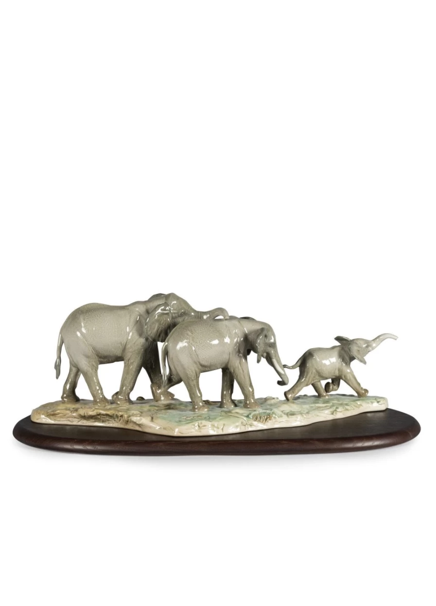 "Lladró Elegant We Follow In Your Steps Elephant Sculpture – Handcrafted Porcelain Art"