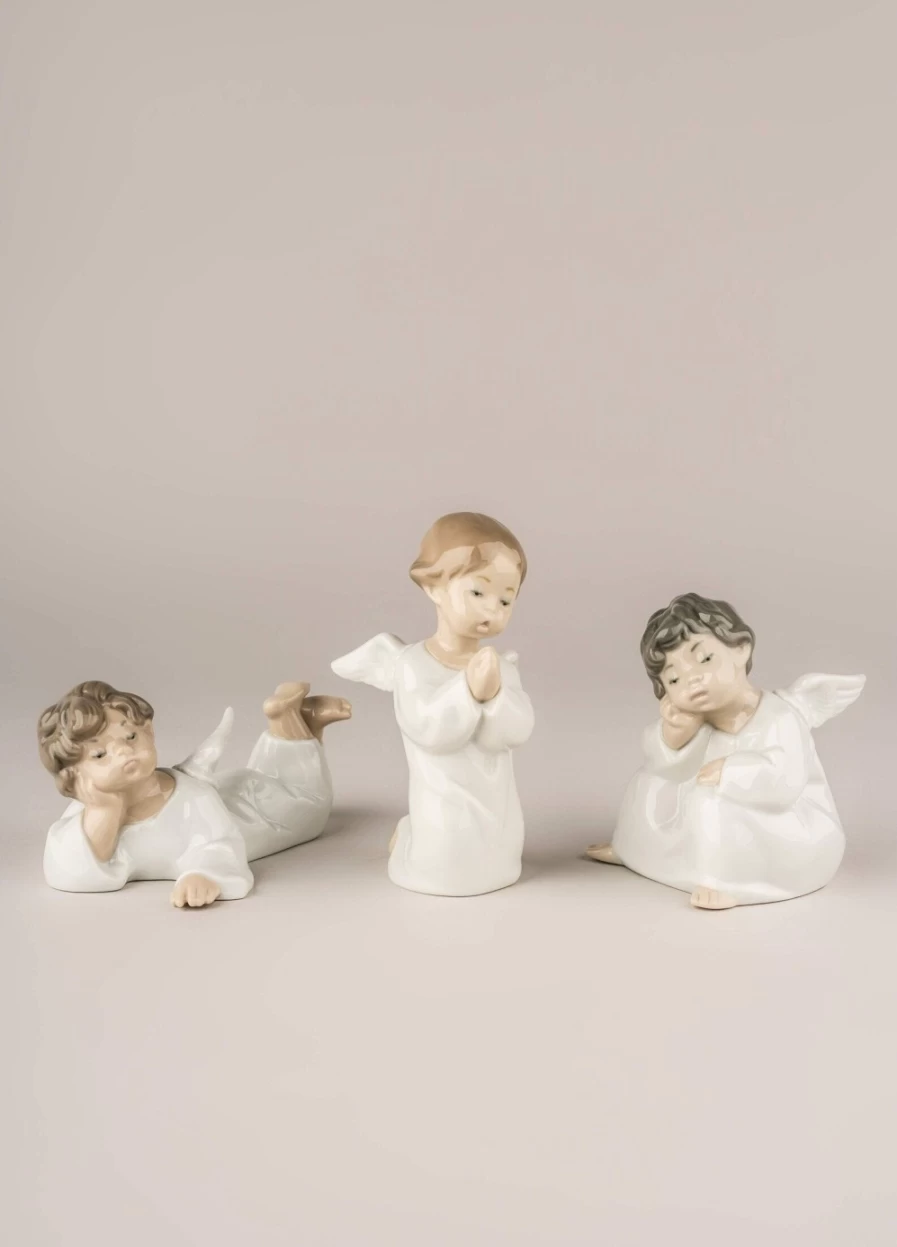 Lladró Angel Praying Porcelain Figurine - Handcrafted Collectible Statue