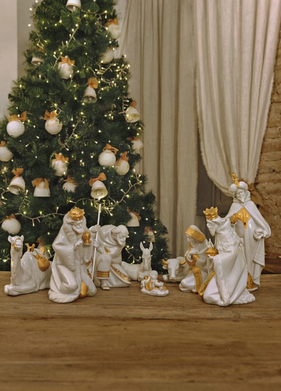 Lladró Golden Lustre Camel Nativity Figurine - Handcrafted Christmas Decor
