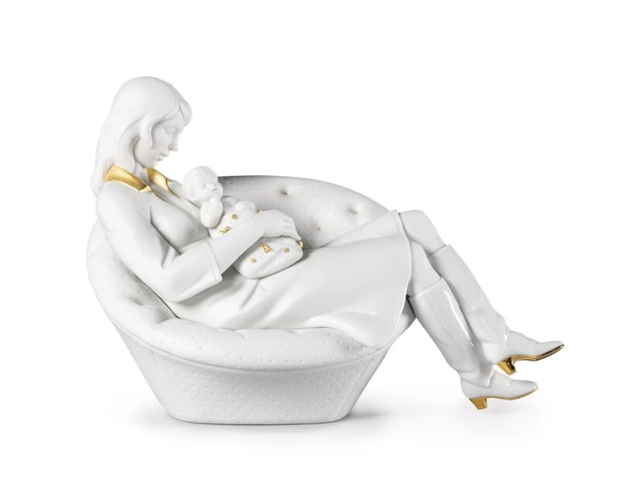 Lladró Golden Lustre White Mother Figurine - Feels Like Heaven Collectible Statue