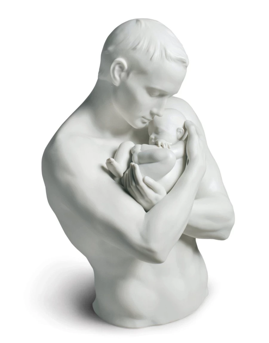 "Lladró Father's Protection Porcelain Figurine – Handcrafted Collectible Sculpture"