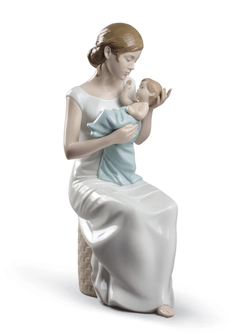 Lladró Soothing Lullaby Mother Figurine - Elegant Porcelain Sculpture for Home Décor