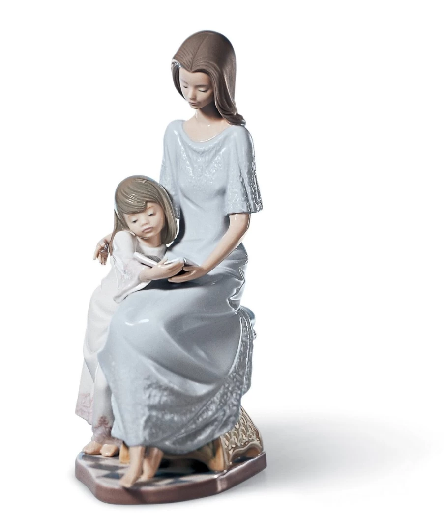 "Lladró Bedtime Story Porcelain Mother Figurine – Elegant Collectible Home Decor"