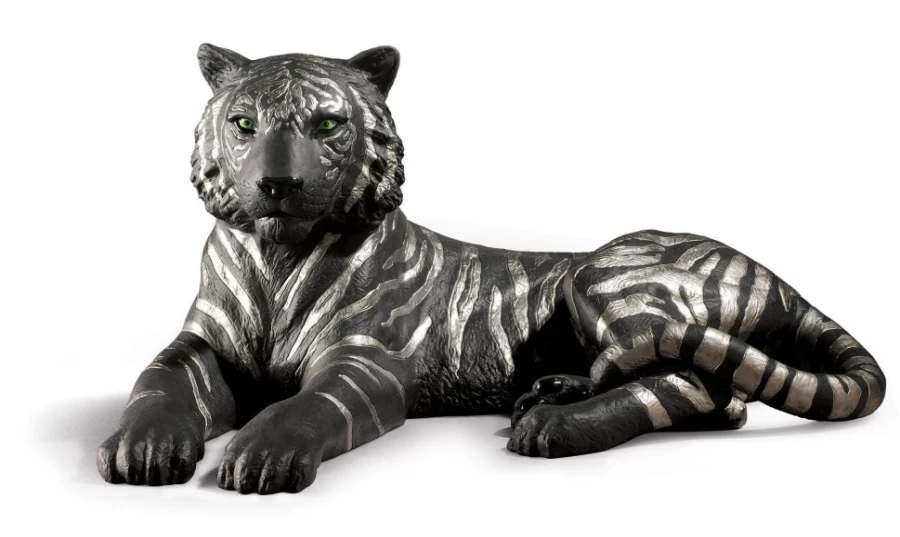 Lladró Silver and Black Tiger Figurine - Elegant Collectible Statue