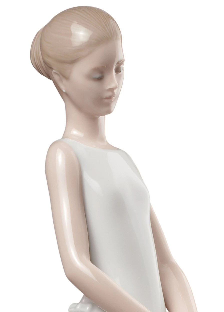 Lladró Porcelain Wedding Day Figurine – Elegant Bride and Groom Sculpture for Romantic Decor