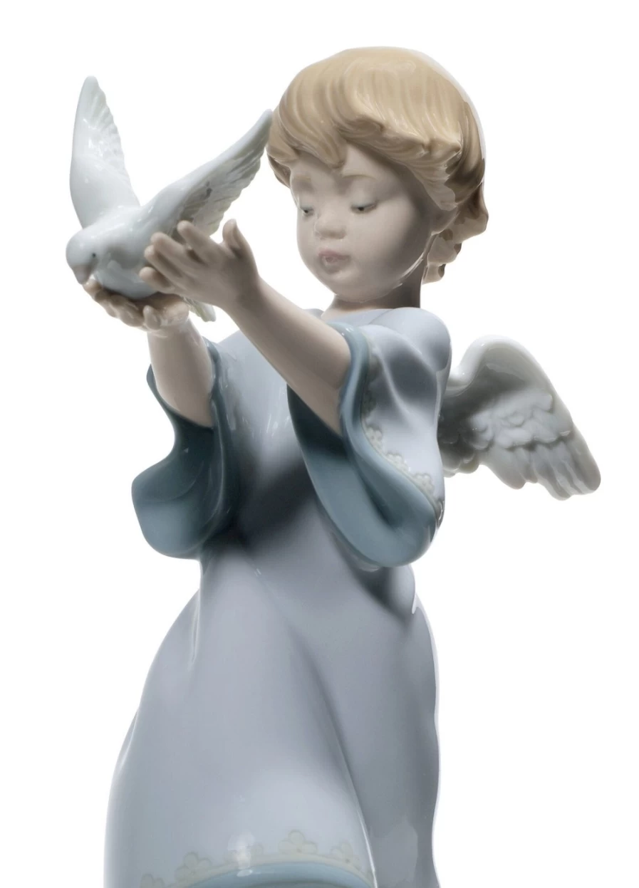 Lladró Peace On Earth Angel Figurine - Handcrafted Porcelain Collectible