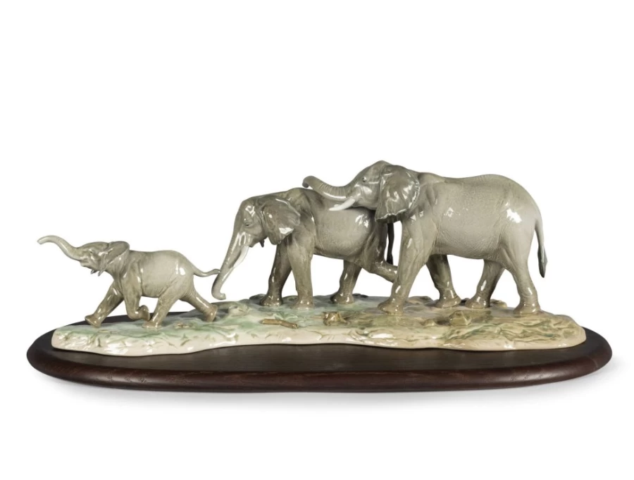 "Lladró Elegant We Follow In Your Steps Elephant Sculpture – Handcrafted Porcelain Art"