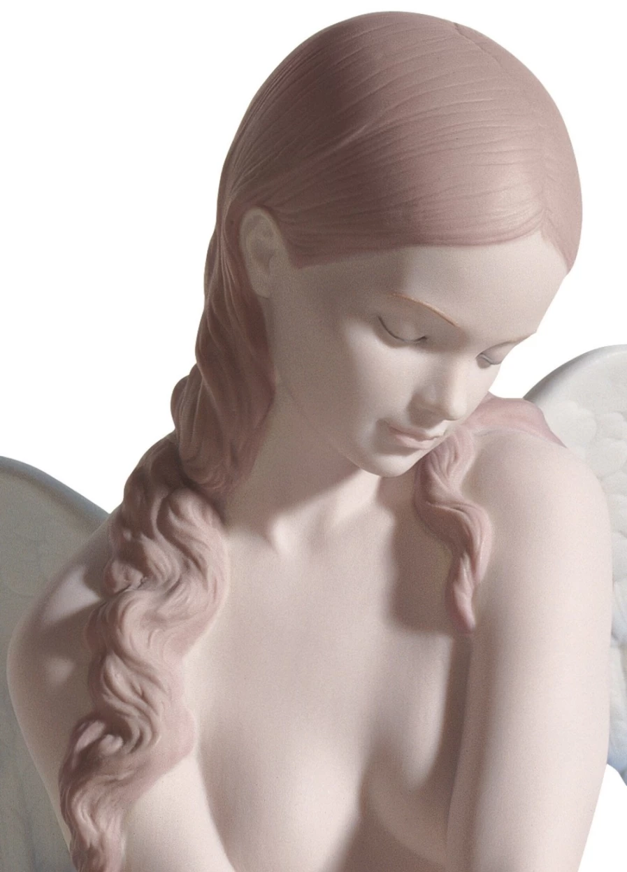 Lladró Beautiful Angel Figurine - Handcrafted Porcelain Collectible Statue