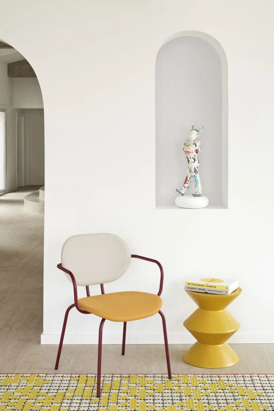 "Lladró Limited Edition Embraced Sculpture – Collectible Porcelain Art"