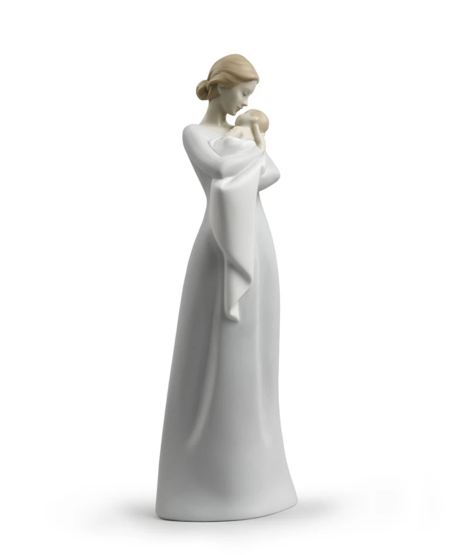 Lladró Porcelain "A Mother's Embrace" Figurine - Handcrafted Collectible Art Piece