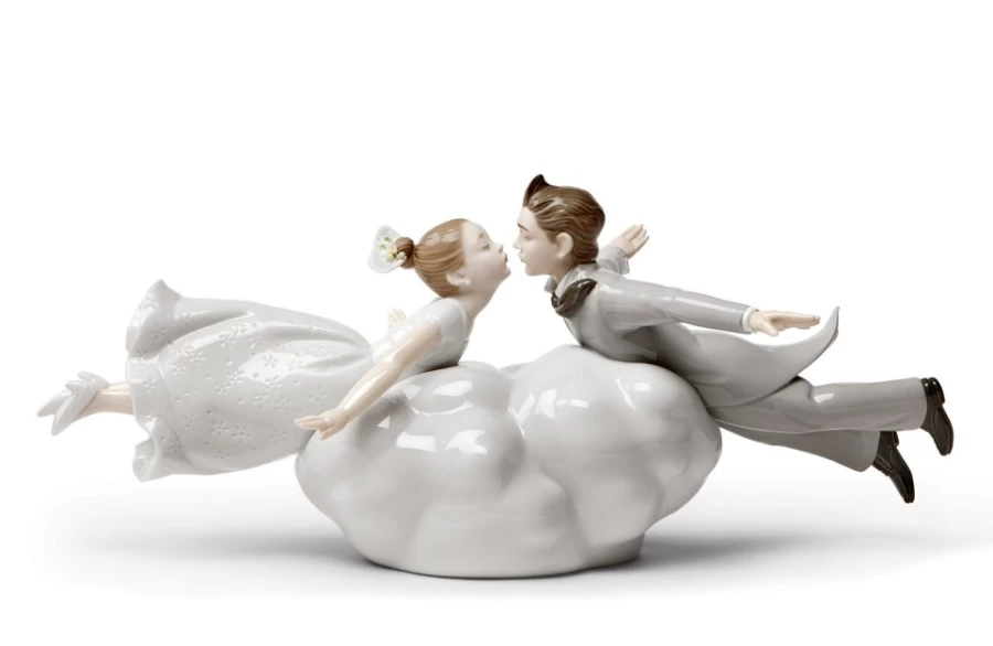Lladró Wedding In The Air Romantic Couple Figurine for Bridal Decor