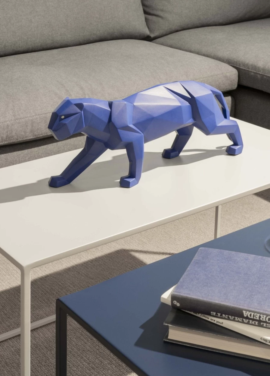 "Lladró Blue Matte Panther Figurine – Collectible Porcelain Sculpture"