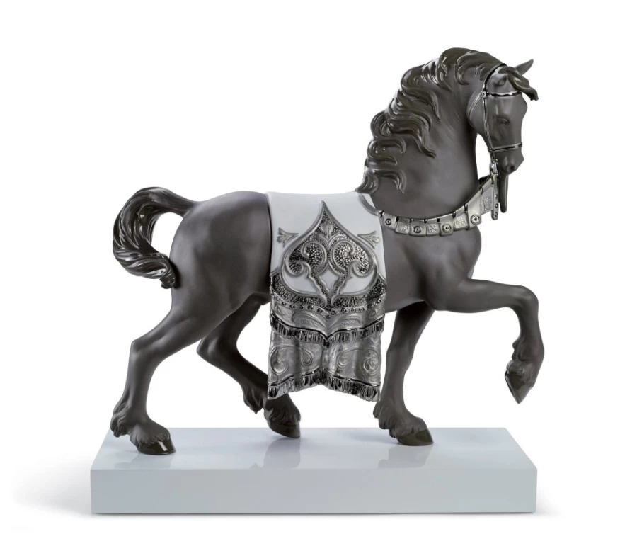 Lladró Silver Lustre Regal Steed Horse Sculpture - Elegant Collectible Figurine