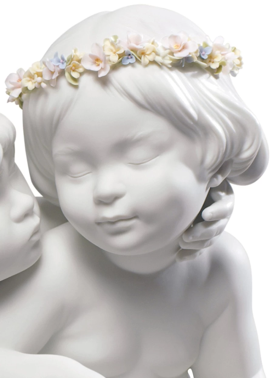 Lladró Eros and Psyche Angel Figurine - Handcrafted Porcelain Sculpture