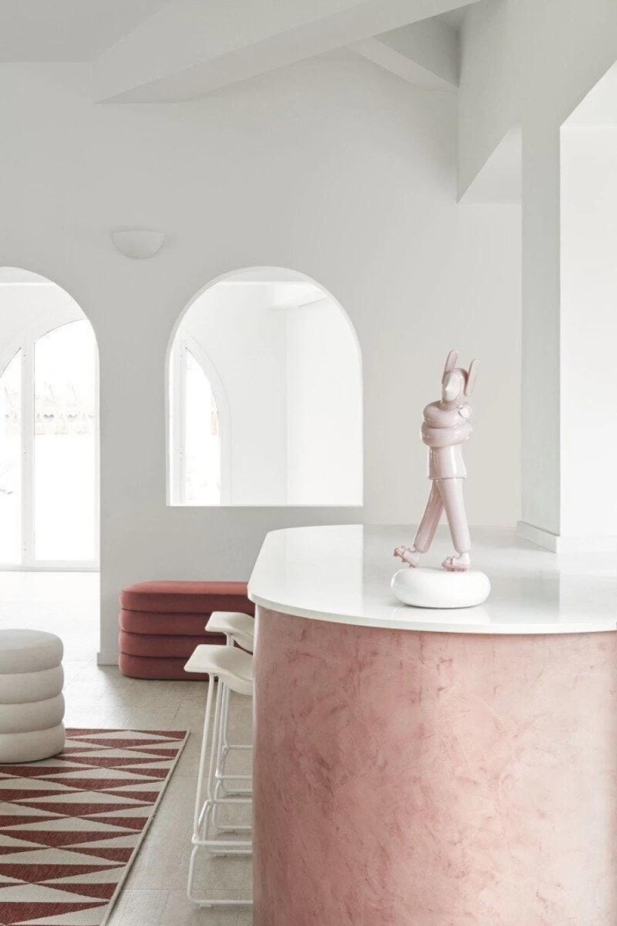 Lladró Pink Embraced Sculpture - Elegant Porcelain Figurine Collectible