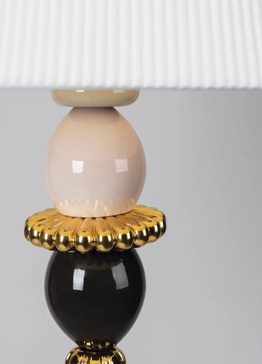 Lladró Firefly Floor Lamp in Pink and Gold - Elegant Lighting for Modern Interiors