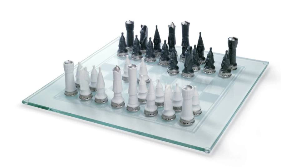 Lladró Silver Lustre Chess Set – Elegant Collector’s Chessboard
