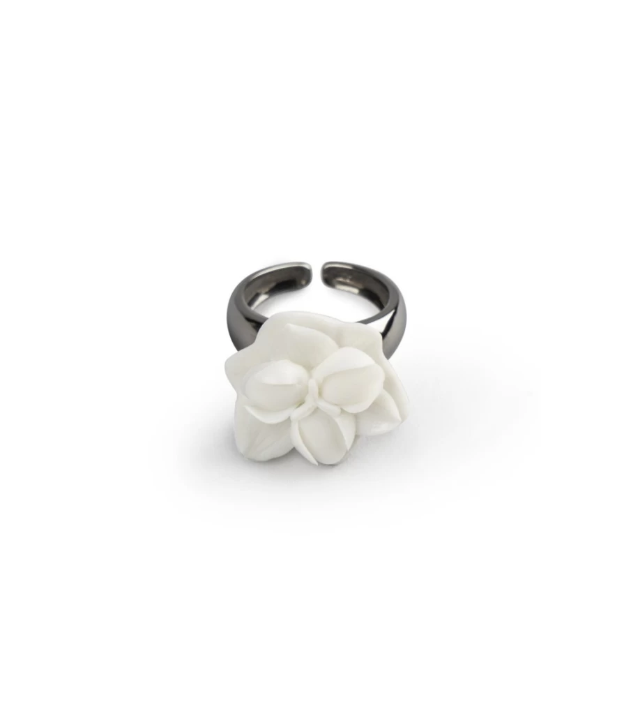 Lladró Handcrafted Porcelain Orchid Flower Ring – Elegant Floral Jewelry