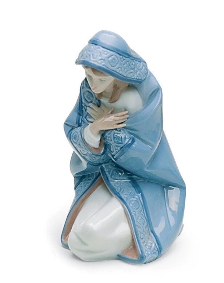 Lladró Mary Nativity Figurine - Elegant Handcrafted Porcelain Collectible