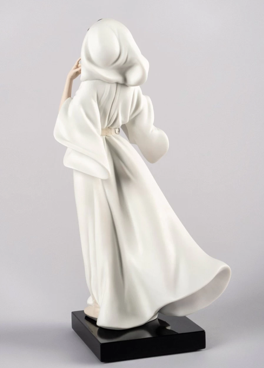 Lladró Princess Leia™ Star Wars New Hope Porcelain Figurine Collectible